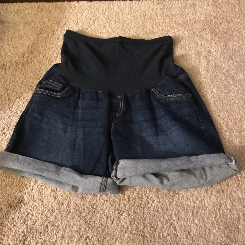 Maternity shorts